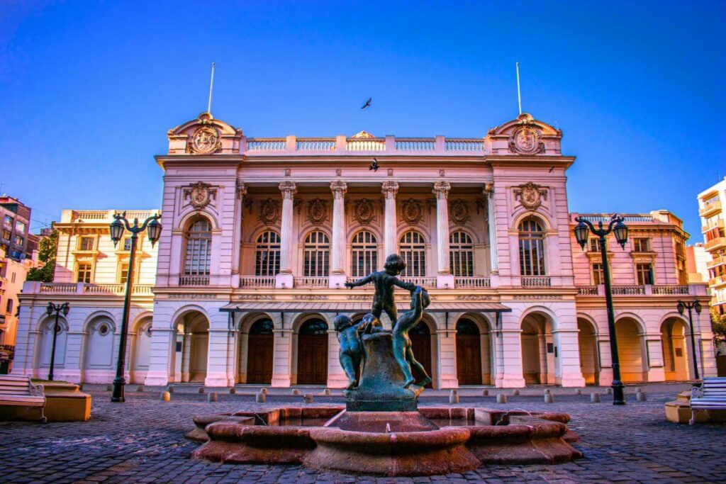 Chile com Baixo Custo: Dicas para Explorar Santiago Caminhando