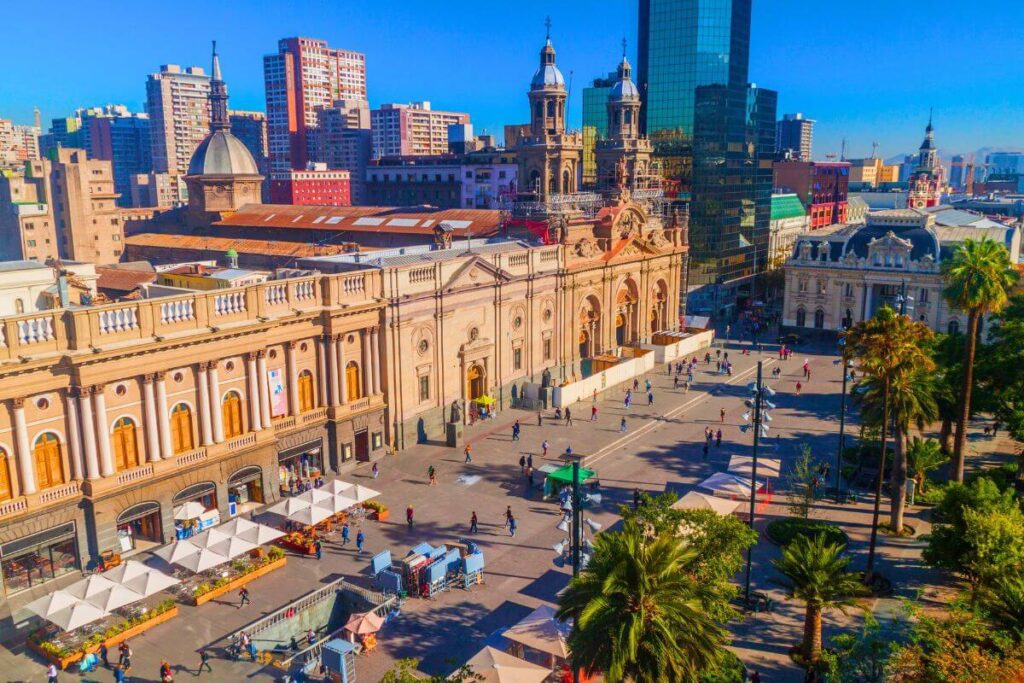 Passeio a Pé Barato em Santiago: Centro Histórico e Principais Atrações
